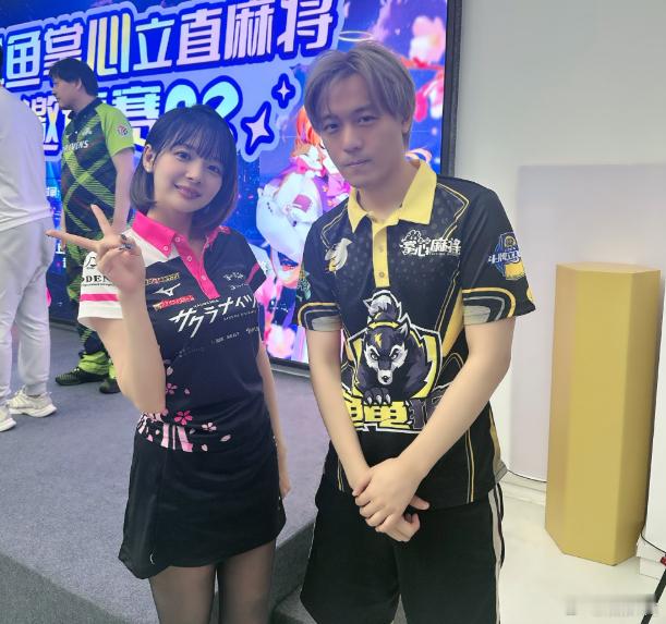 Sylar说斗鱼砍薪两次，还有超管给他压力，可能在今年结束了就退鱼了，然后弹幕一