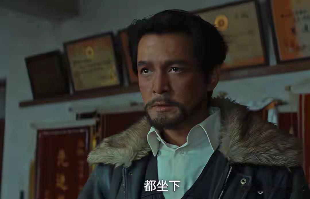 央视《生命树》真的好看。这是一部以九○年代青海为叙事主场的作品，故事核心围绕着