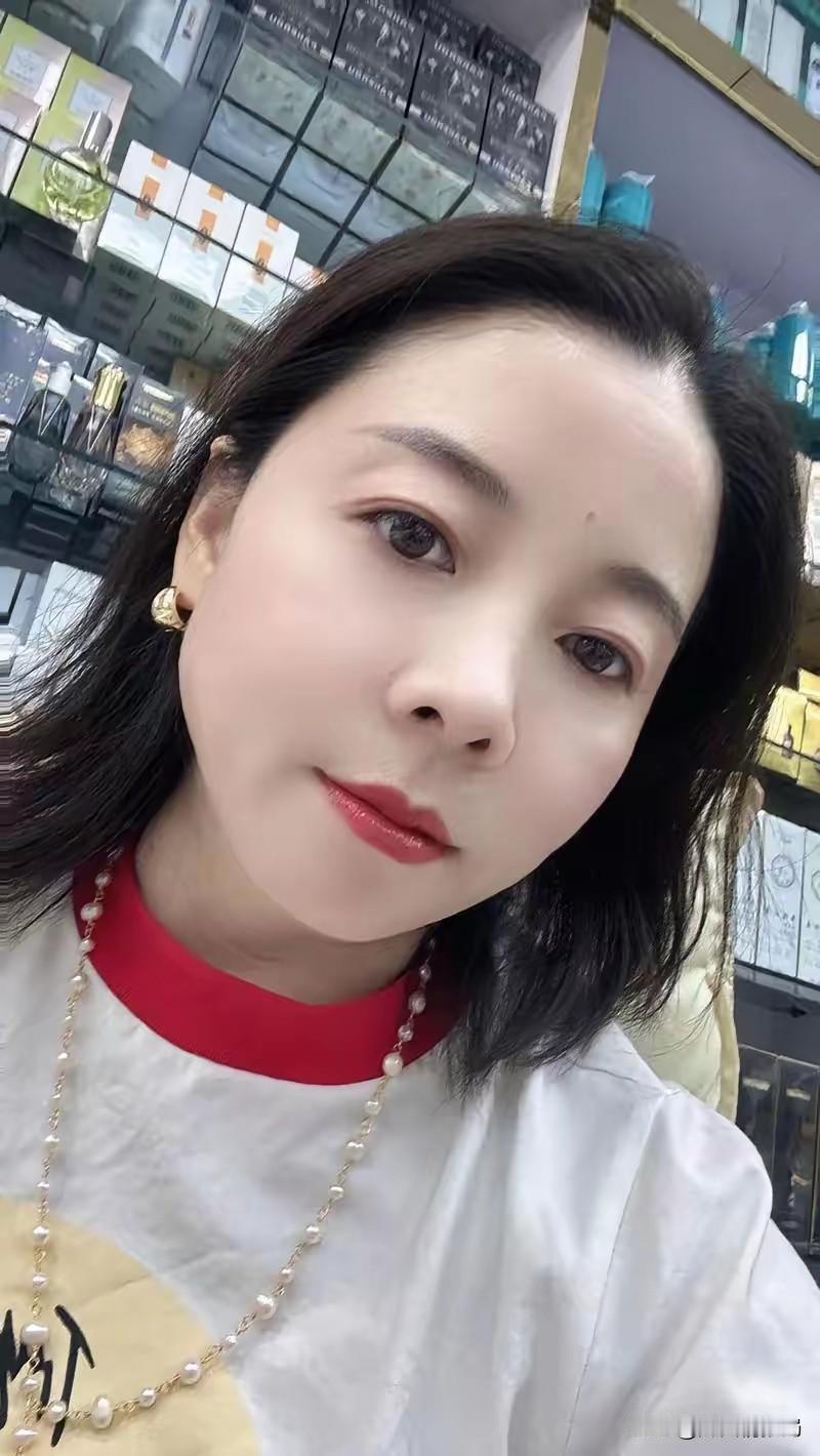 四五十岁还出轨的女人，下场真的很惨。我闺蜜四十六，结婚二十年，就因为在麻将桌认识