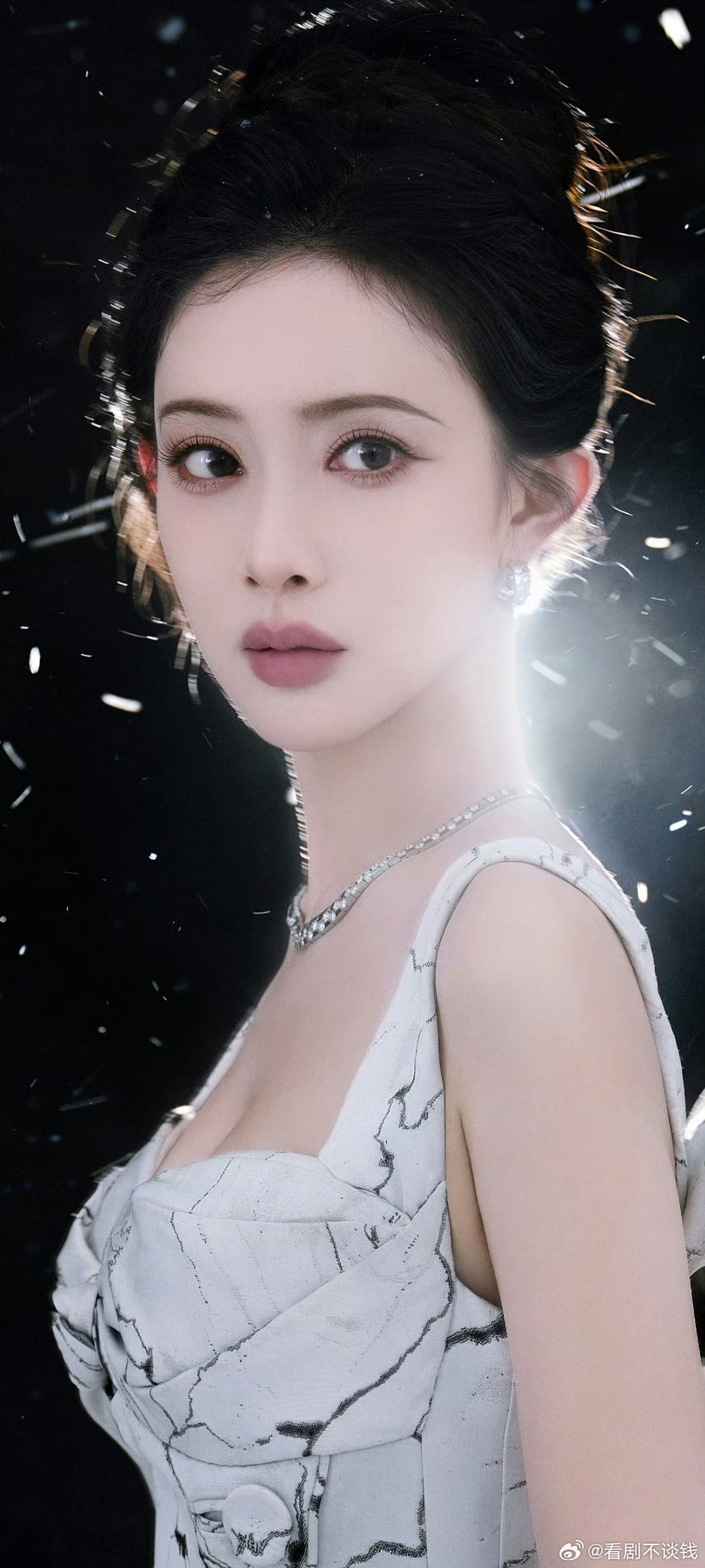 孟子义雪中婚纱造型神女具象化了想在看孟姐拍一部现代剧