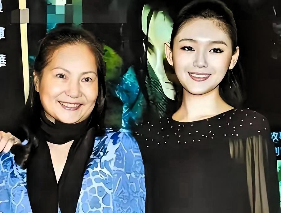 大S：另一种平行时空的人生猜想，如果她还在如果她还在，会是怎样，大家都在想，她