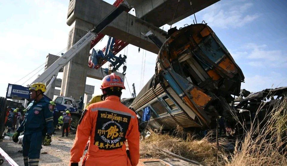 重大事故！中泰高铁起重机倒塌撞火车致32死67伤这起发生在中泰高铁建设现场的重