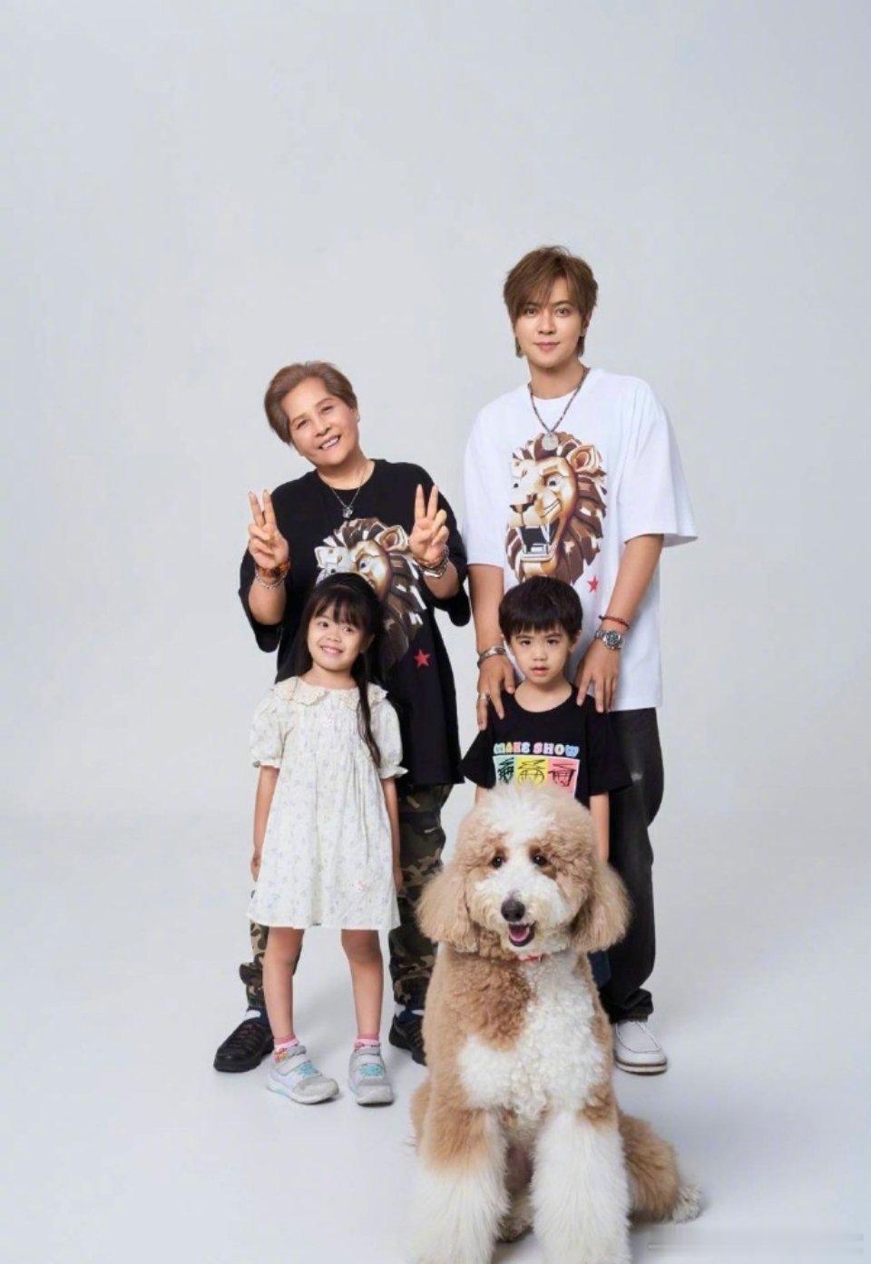 罗志祥经纪人的孩子叫米堡米果，罗志祥是他们的干爹，平时还会陪他们去参加运动会，看