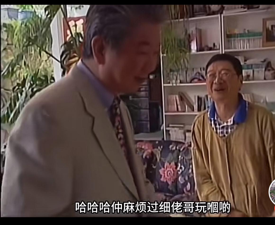 三十年前蔡澜拜访倪匡的时候，那时候他们正当年，意气风发，谈笑间，美酒美女环伺！如