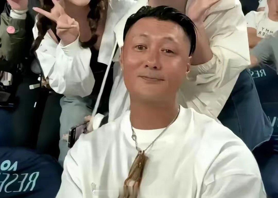 余文乐对自己的脸是真狠啊，你觉得呢？​