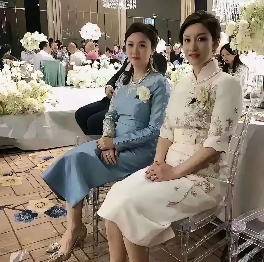 两位亲家母谁更胜一筹呀
