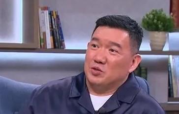港独分子杜汶泽在香港混不下去以后，又跑到台湾地区做起了台独分子，真的是可恶至极。