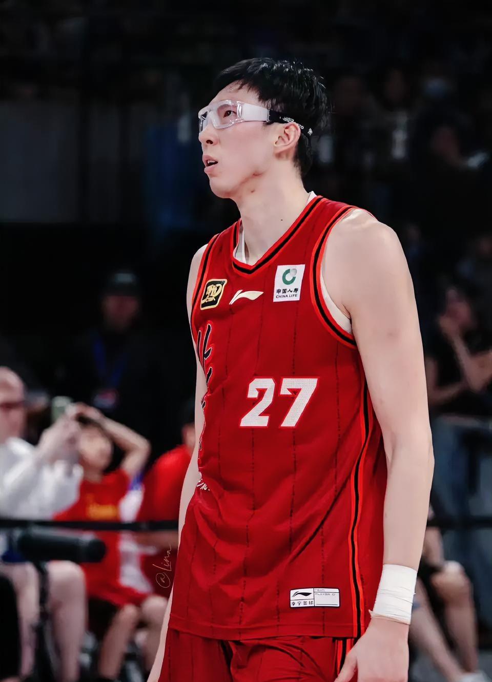 周琦本赛季常规赛对阵广厦2场比赛表现！！主场对阵广厦：上场29分钟，投篮8中4