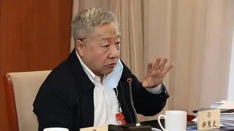 要想让老百姓过上踏实日子，就得先把特权砸干净。”近期这句话在网络广泛传播，配图常