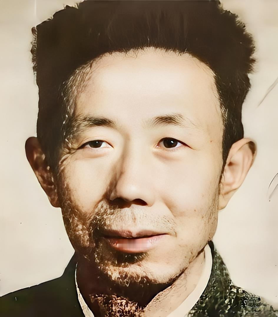 1949年张掖刚解放，解放军正满山搜寻血债累累的马家军刽子手韩起功，却毫无头绪