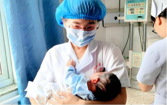 到了今天，还有一些“大聪明”认为，中国人口少出生才好，每年出生三四百万就行了，出