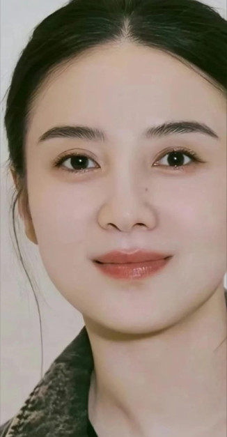 我朋友亲眼见过宋佳，他说了一个大实话，他说，宋佳根本不是在电视上看到的那样