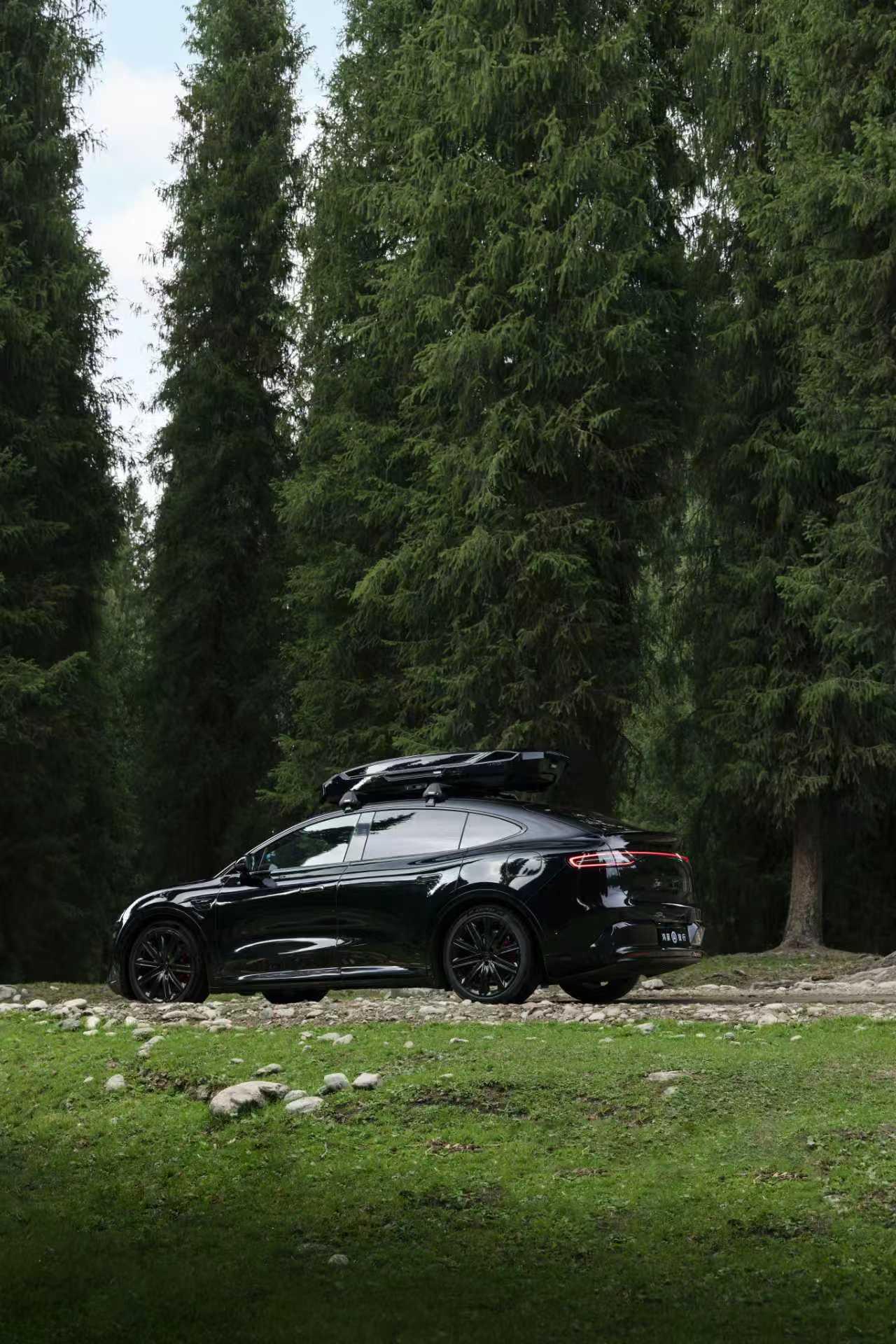 年轻人新年买车不跟风！智界新春福利戳中实用刚需Z世代选车早过了只看颜值的阶段，