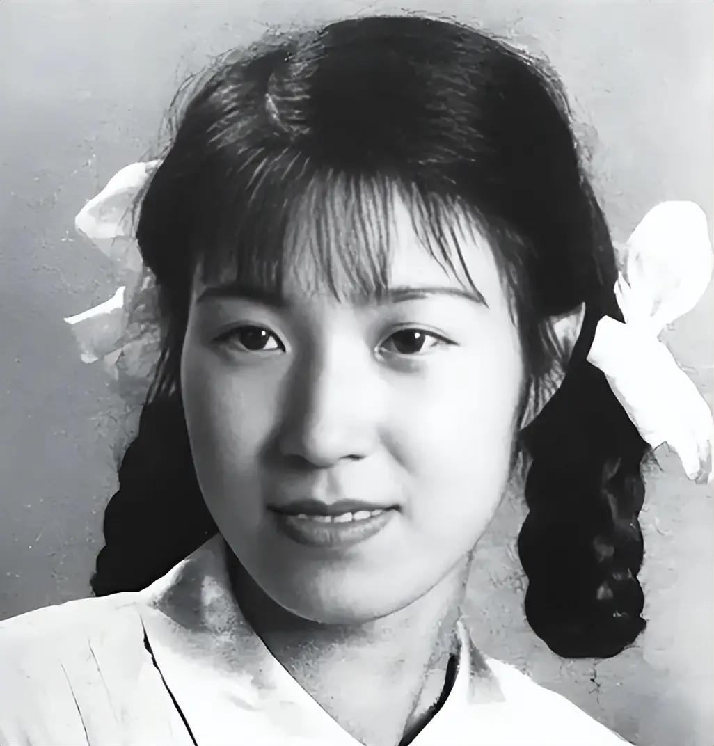 1956年，李玉琴到看守所探望溥仪，管理员考虑到两人11年没同房，破例让她留宿一