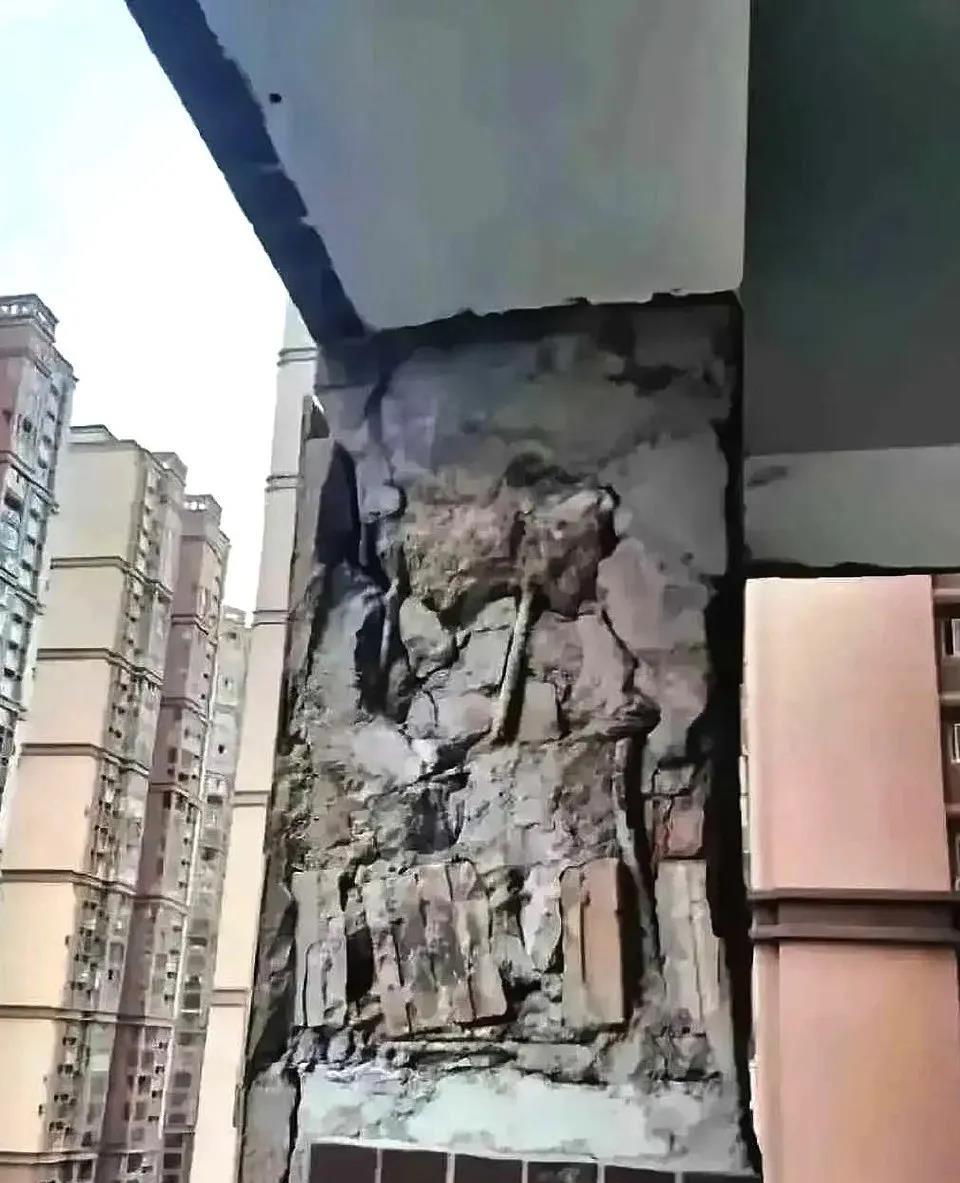 现在的房子动不动几百万，质量却是如此的拉胯