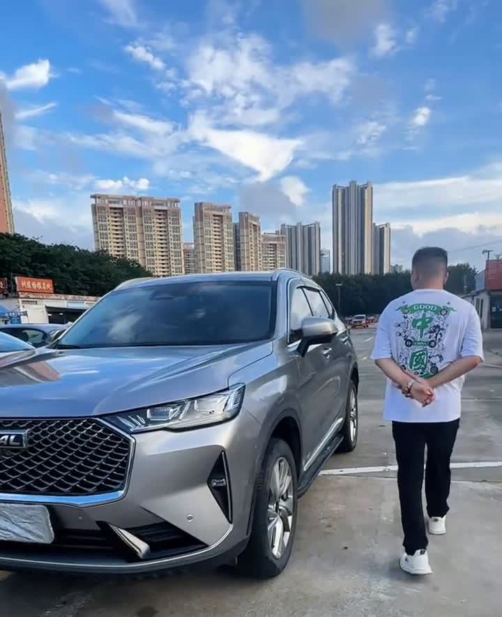 今天又收了一台哈弗H6三代，这个三代叫什么？Sup版本，我查了一下，翻译成叫至尊