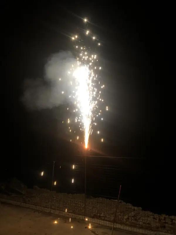 陕西大荔县京师童迪幼儿园这操作太离谱了！居然让吃饭慢的孩子去厕所吃饭，有的孩子一