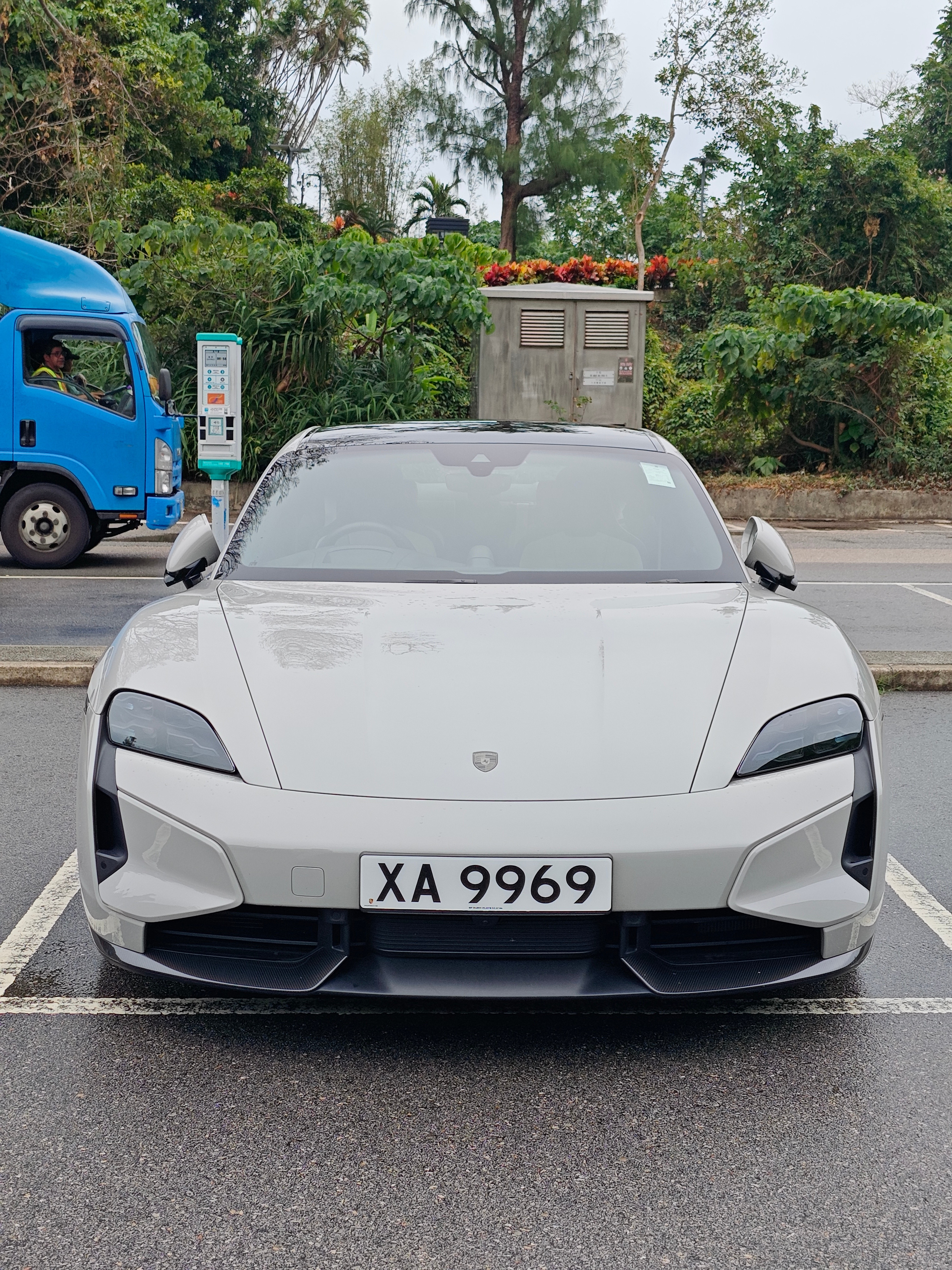 香港车多路窄这么宽的车，开得CY汗都滴下来了全民拍车好多车anycar保时捷香