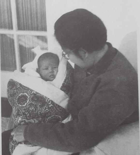 1972年初，李敏产前找到毛主席说：“继宁都10岁了，也该再要一个了，就是担心养