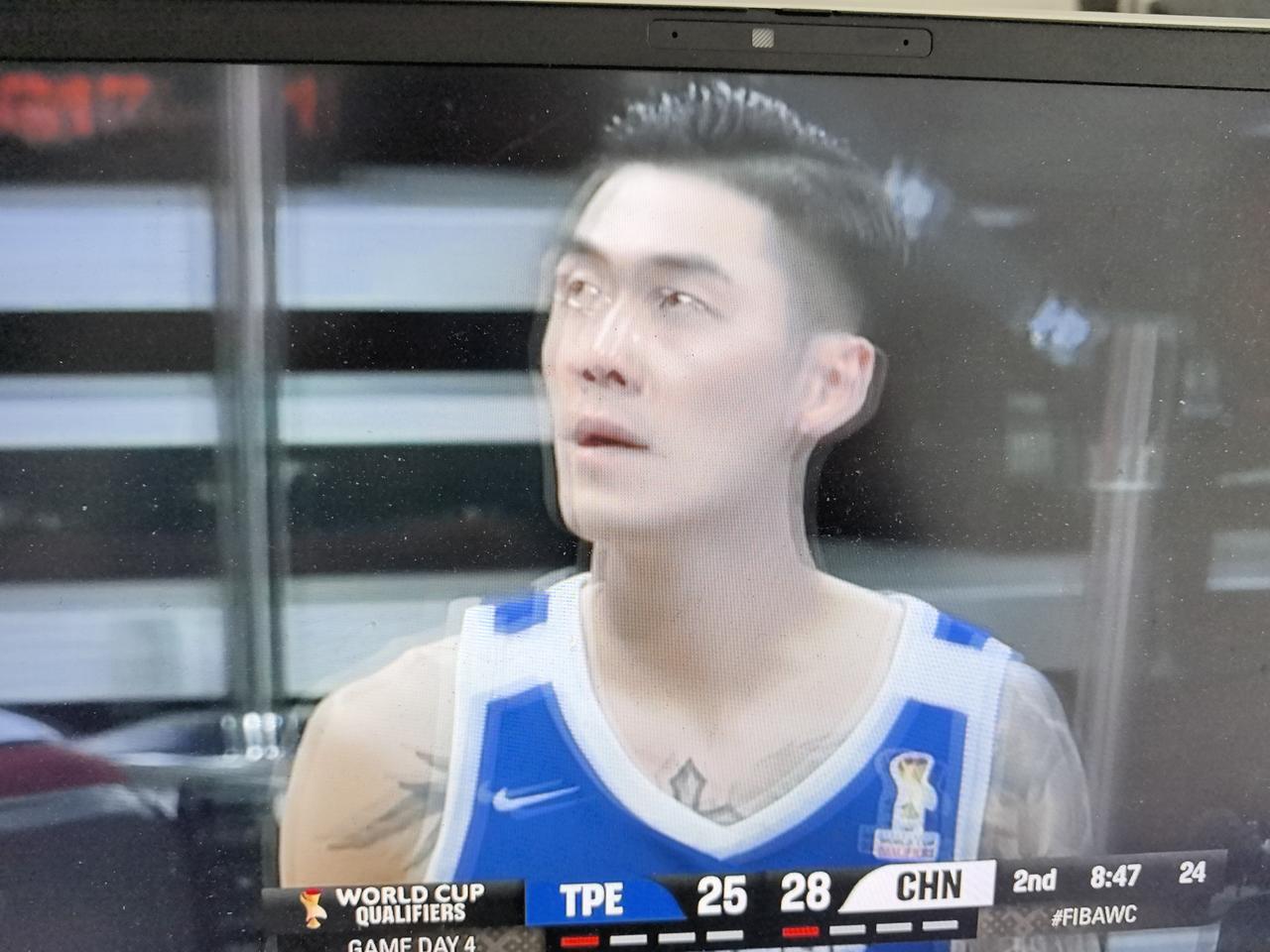 球打得好不好无所谓比赛赢不赢也无所谓但是发型必须酷这就是刘铮……哈哈哈哈