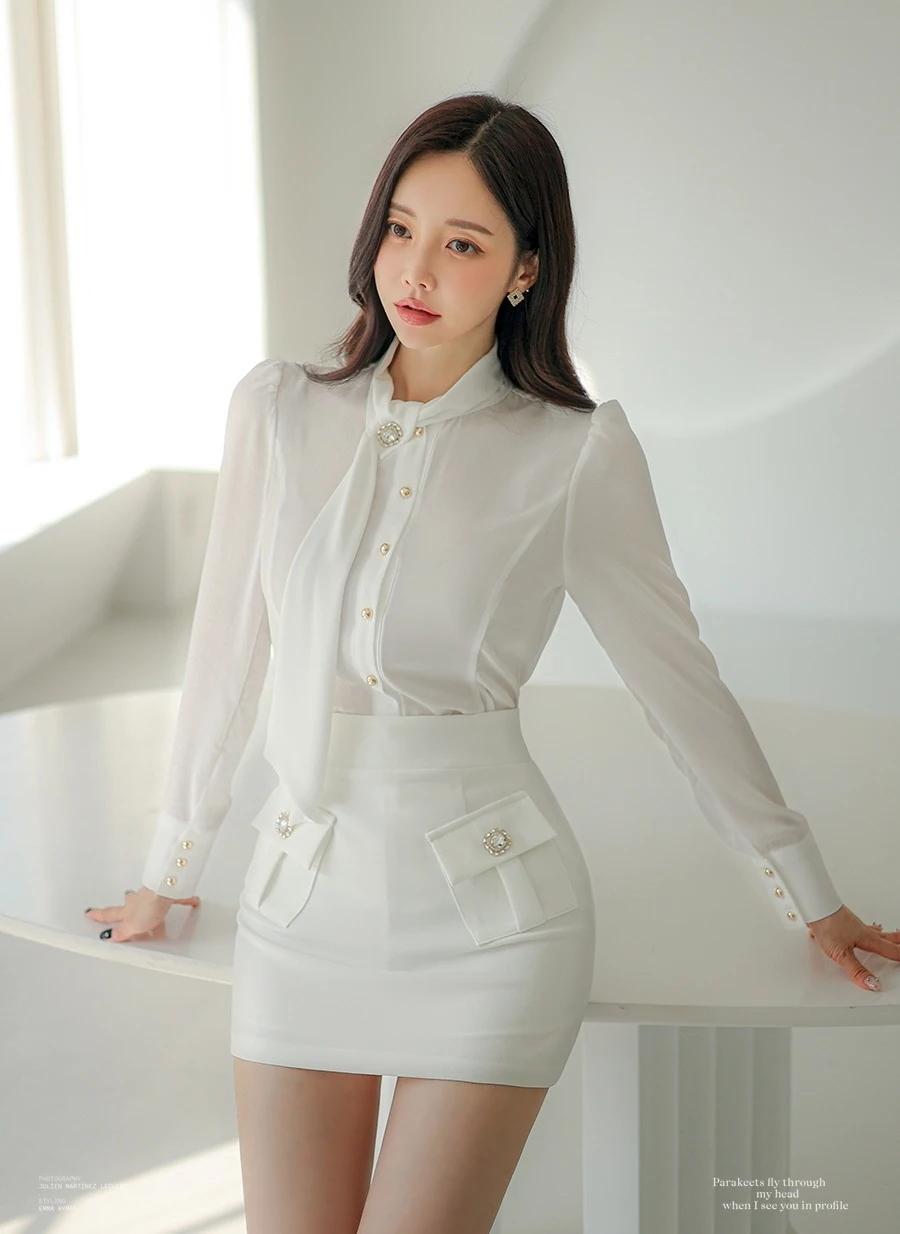 孙允珠-白裙穿搭，简约而不失时尚感！每日分享一悟求一波精美手机壁纸