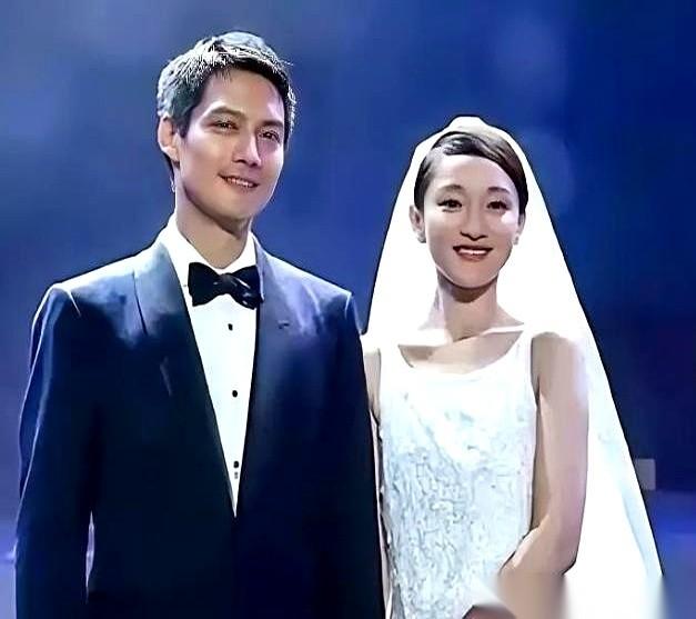 婚后没多久，男人开口要300万创业。周迅就回了一句话：“不是砸钱就能站稳的。”