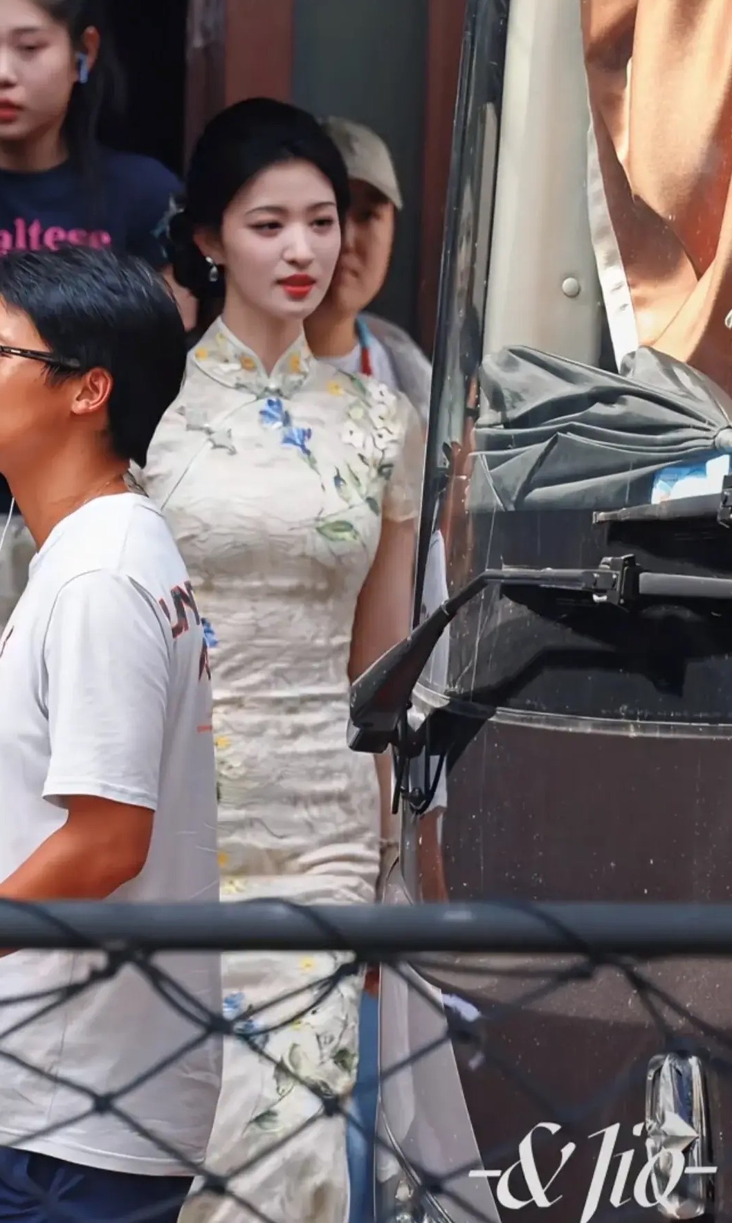 这是哪位明星气质这么好，穿旗袍
