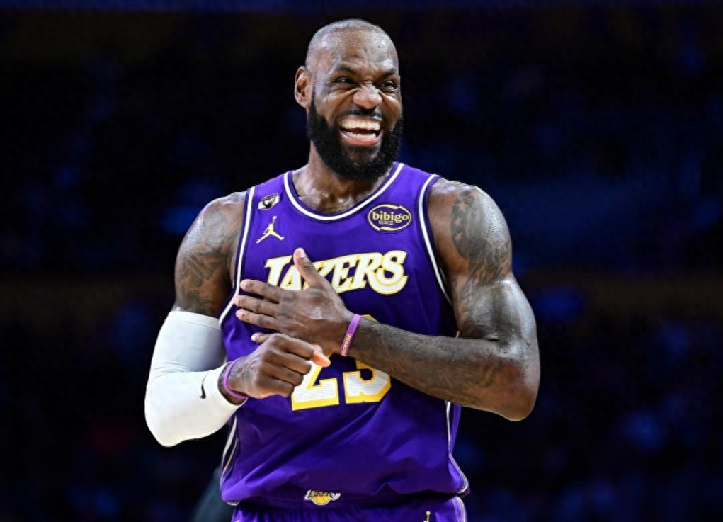 乔丹尘封了23年的历史第一纪录被打破NBA常规赛一场焦点战在金州进行，洛杉矶