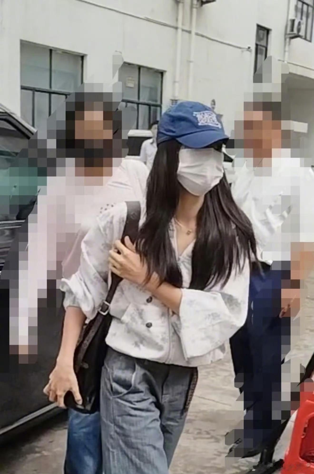 卢昱晓进组围读路透卢昱晓进组围读路透​​​