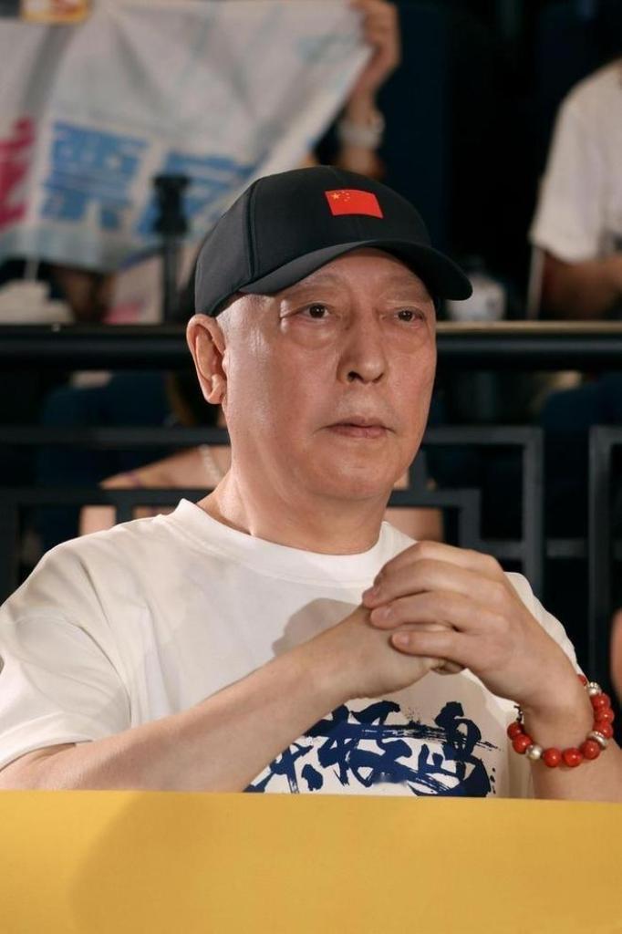 原来他们是夫妻，恩爱33年零绯闻！真是一个贤妻旺三代倪大红藏了33年的婚姻：