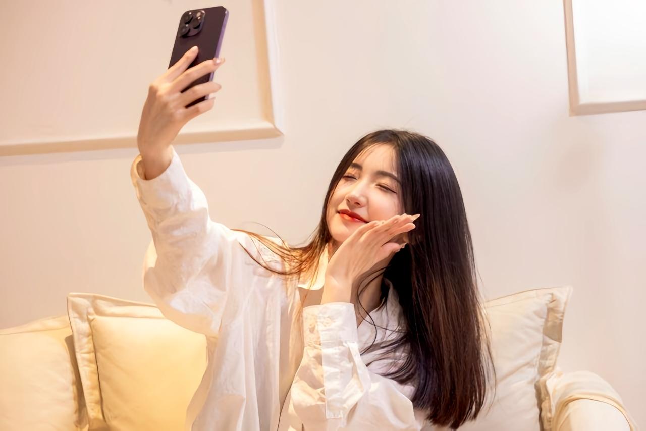 啥是2亿像素呢？简单讲，它和清晰度那是紧密相连，虽说吹得有点神，说能看清毛孔，但