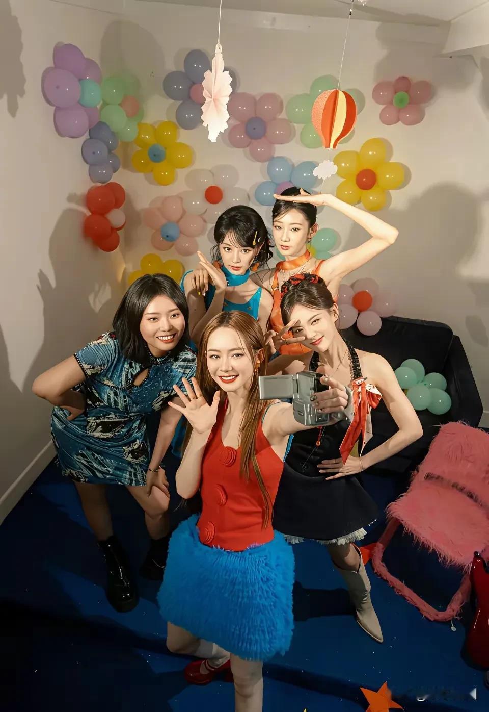这么多美女演员，为什么我只认识李雪琴，其她的都是谁啊？