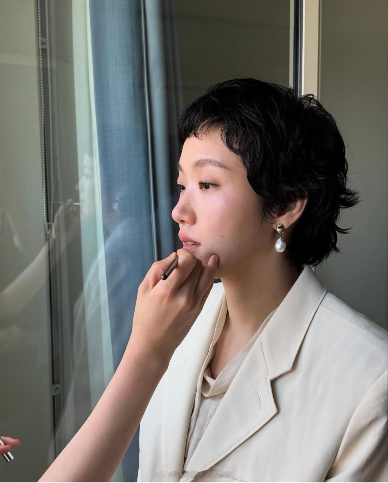 金高银金高银戛纳行还参加了雀巢咖啡的活动也是韩国中生代女演员走出亚洲的代表人