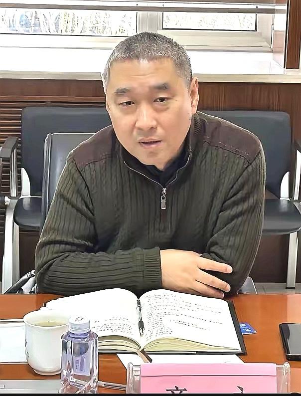 1981年12月出生，2020年跨企入政，昨天就官宣。到底是真优秀还是真投机