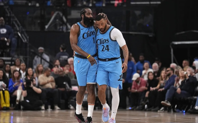 谁能想到仅仅少了一个鲍威尔，快船竟然变成了这样？1，23-24赛季，快船队拥有