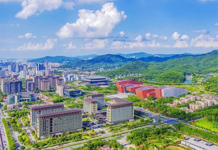 广州GDP站稳三万亿！2025年广州GDP32039.46亿元，名义增速3.