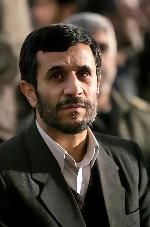 以前小看你了！伊朗今天突然宣布：3月3日，伊朗伊斯兰革命卫队宣布：当天一大早他