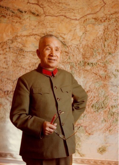 1959年王必成带头批判粟裕，会后贺龙感叹：王必成可深信、可深交王必成这个