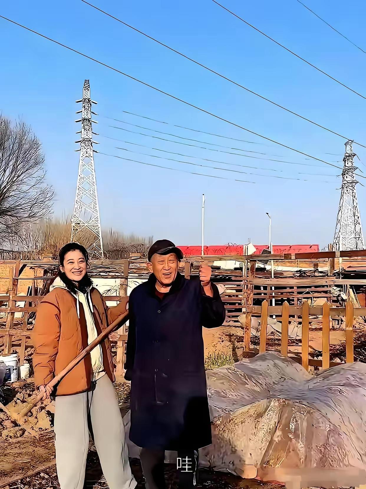 51岁的梅婷，把北京顺义近亿的别墅，过成了乡下大院子。​她那个73岁的公公，每