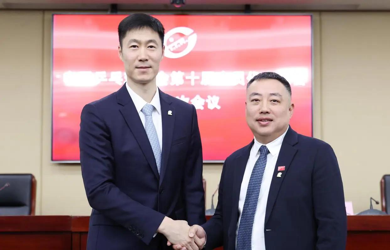 王励勤和刘国梁：两人管理路数没想到“大相径庭”！对于刘国梁。打球时“鬼点子