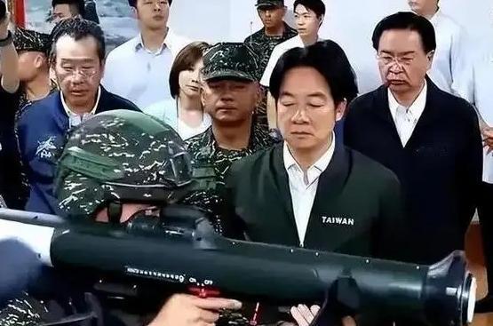 34架军机压境！国防部铁腕宣判'台独'末日：赖清德已成瓮中之鳖，美国连夜撤梯子！