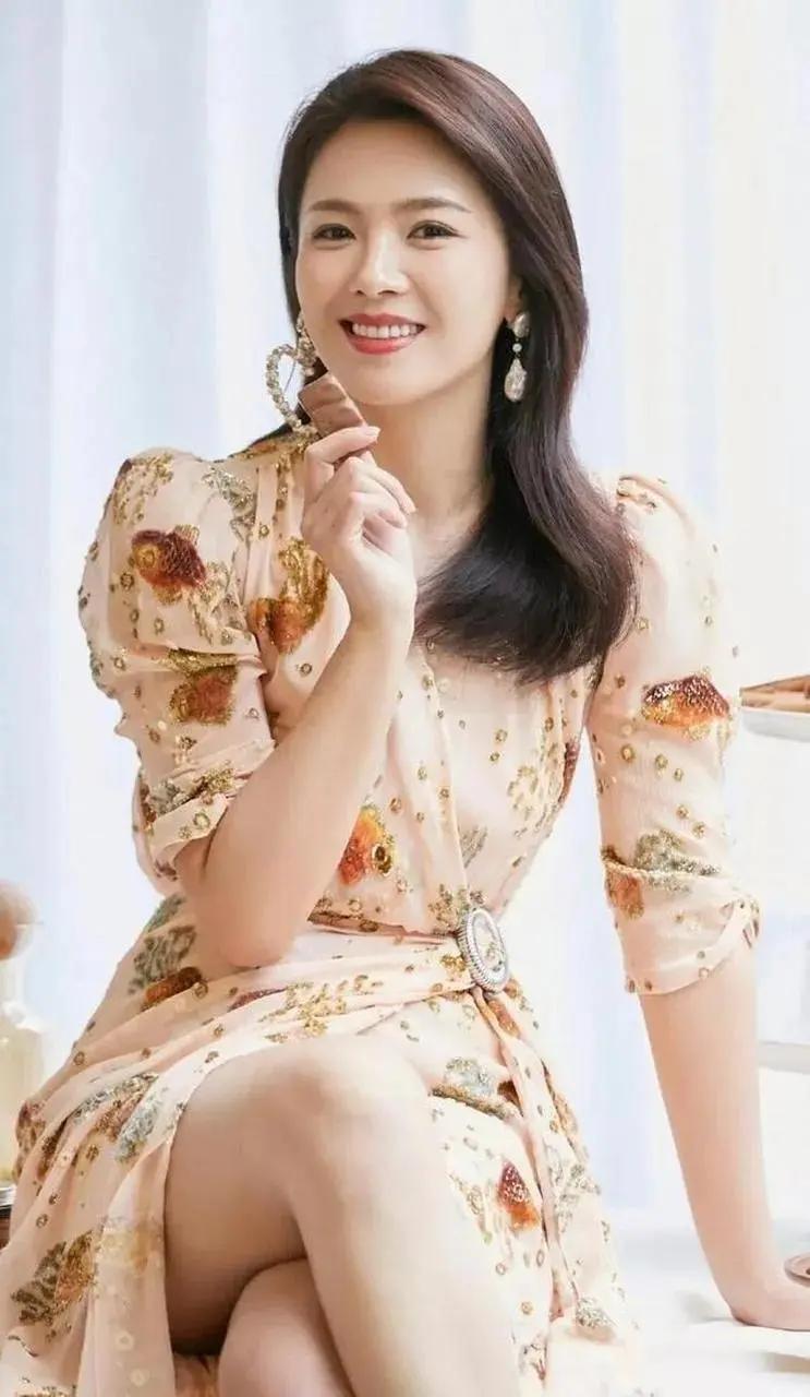 刘涛和陈数各有千秋，她们不仅美丽，还非常有气质，有内涵，有演技。刘涛是大气温婉