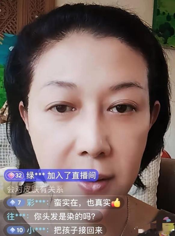 吴绮莉直播曝出大猛料！她自己说出女儿的现状，引得全网人都跟着难过：“我不是不帮她