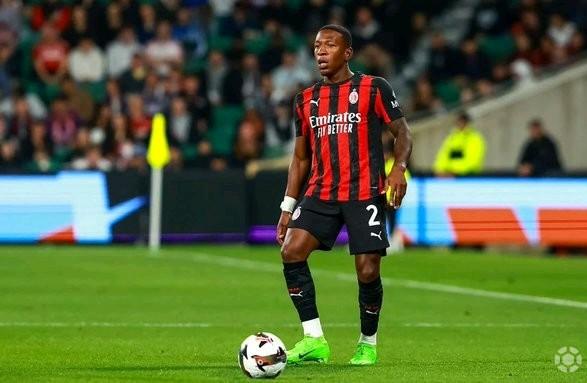 🇮🇹A米平时拿意大利球员不当人看这次不是你A米厄瓜多尔老爷受伤，实在不能