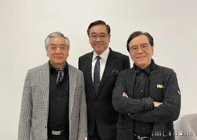 原来他们仨是兄弟，是同父异母的三明星兄弟，都是明星演员，看看你能认识几个？