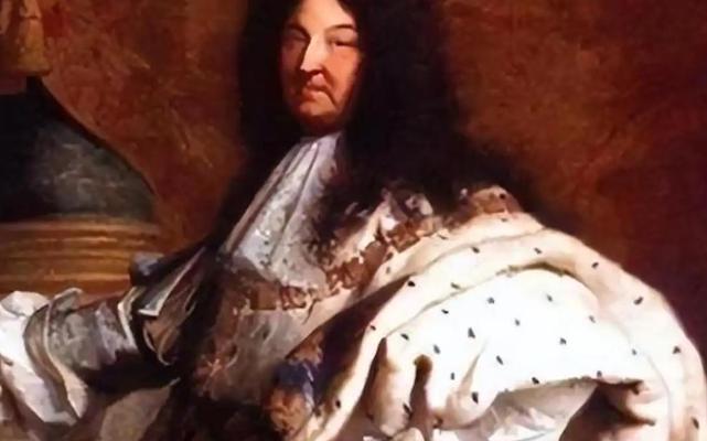 路易十四活了77年，只洗过7次澡，他身上奇臭无比，能让所有闻过的人作呕，他的首席