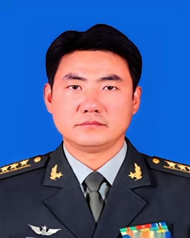 全军上下都憋着一股劲儿，咬牙切齿地喊：“踏平朱日和，活捉满广志！”这话听着