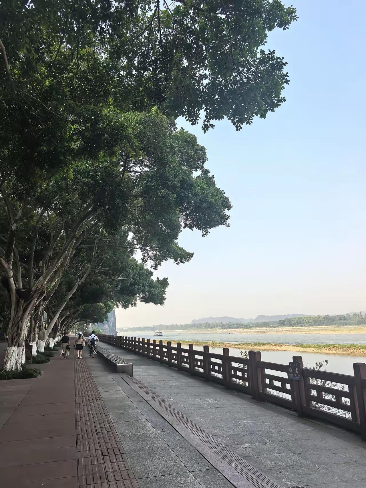 父母最深的远见，不是存钱买房，而是给孩子留这8种底气。大家环顾四周就会发现一