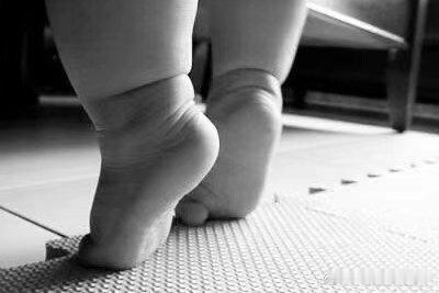 缩量段怎么防止大回撤？加速后进入缩量段，首先是不要再盲目追涨，且对于加速的股反而