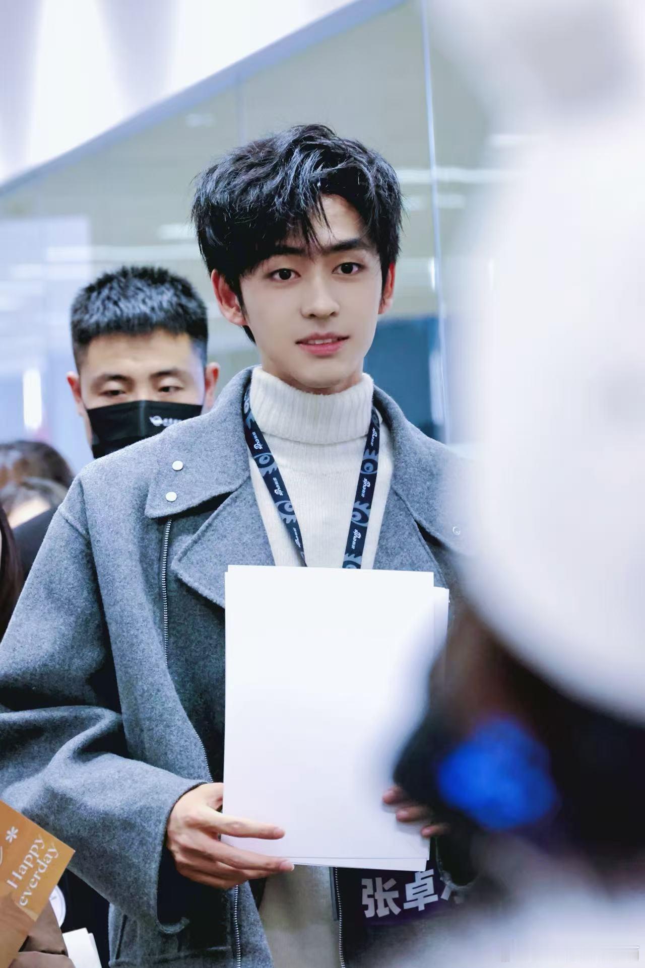 新浪扫楼选手未来想成为王鹤棣张卓尔说以后想成为王鹤棣，两个都是很好的人，未来可期